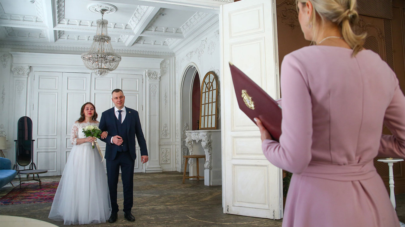 Rusya'da evlilikler düşüşte