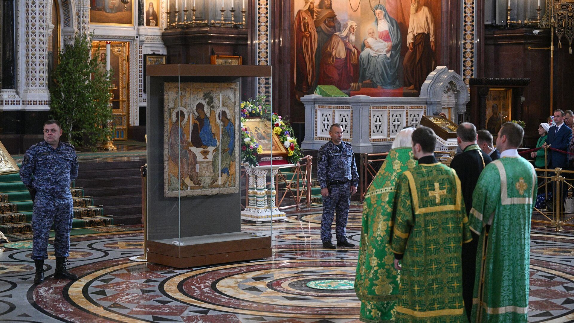 Teslis ikonası kiliseye teslim edildi