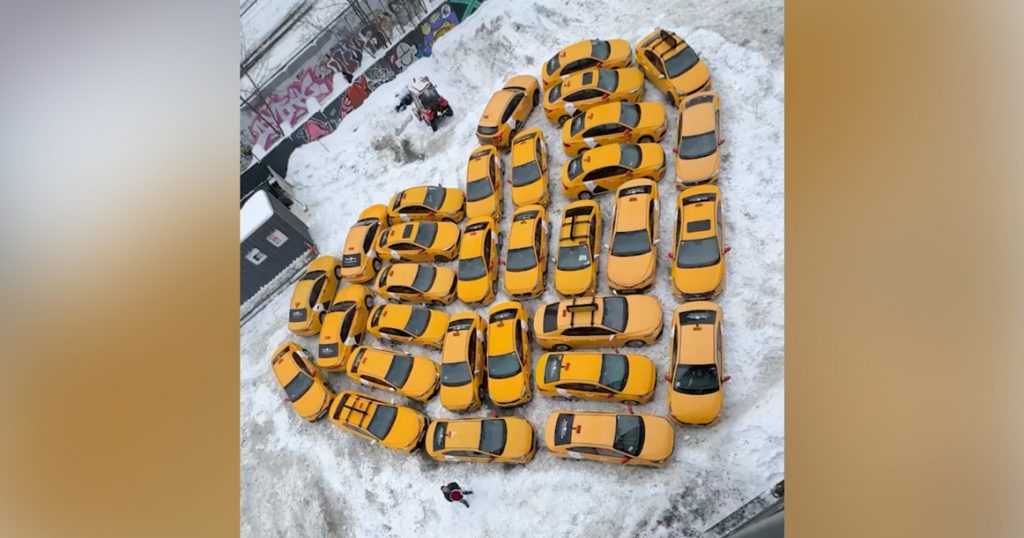 Moskovalı taksiciden 'sarı kalpli' evlenme teklifi