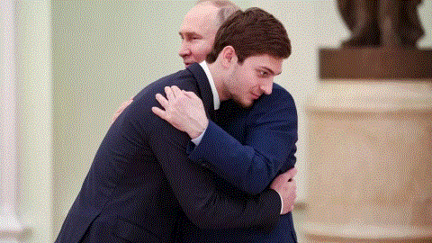 Putin Kadirovun oğlu Eli ile görüştü